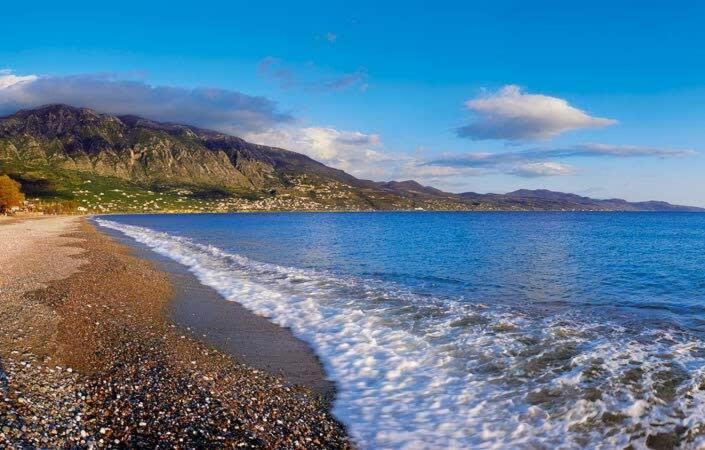 Vicky'S Cozy Nest, Your Home By The Sea Kalamata Extérieur photo